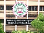 <p>తెలంగాణలోని జూనియర్ కళాశాలల్లో చేరాలనుకునే విద్యార్థులకు రాష్ట్ర ఇంటర్మీడియట్ విద్యారంగం బిగ్ అప్‌డేట్ ఇచ్చింది. 2026-27 విద్యాసంవత్సరానికి గాను ఇంటర్మీడియట్ ప్రథమ సంవత్సరం (ఫస్టియర్) ప్రవేశాల ప్రక్రియ గడువును ఇంటర్ బోర్డు మరోసారి పొడిగించింది. ఇప్పటివరకు అడ్మిషన్లు పొందలేకపోయిన విద్యార్థులను దృష్టిలో ఉంచుకుని ఈ నిర్ణయం తీసుకున్నారు.</p><p> </p>