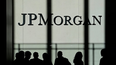 JPMorgan expects the S&P 500 to rise over 10% to 8,200 as strong US growth. (AP)