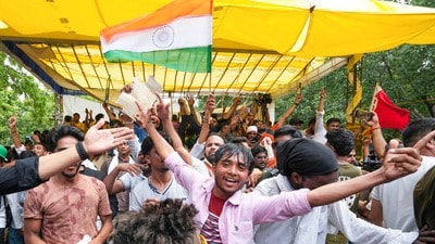 কেন্দ্রীয় শিক্ষামন্ত্রী ধর্মেন্দ্র প্রধানের ইস্তফার পরে যন্তর মন্তরে উচ্ছ্বাস ককরোচদের। (ফাইল ছবি, সৌজন্যে পিটিআই) কেন্দ্রীয় শিক্ষামন্ত্রী ধর্মেন্দ্র প্রধানের ইস্তফার পরে যন্তর মন্তরে উচ্ছ্বাস ককরোচদের। (ফাইল ছবি, সৌজন্যে পিটিআই)