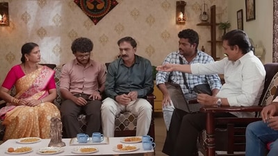 సిబిల్ స్కోర్ చూసాకే పెళ్లి.. ఇవాళ ఓటీటీలోకి వచ్చేసిన తెలుగు ఫ్యామిలీ డ్రామా.. ఎందుకు చూడాలంటే? సిబిల్ స్కోర్ చూసాకే పెళ్లి.. ఇవాళ ఓటీటీలోకి వచ్చేసిన తెలుగు ఫ్యామిలీ డ్రామా.. ఎందుకు చూడాలంటే?