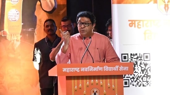 Raj Thackeray claimed that the temple's weekly earnings went from less than <span class='webrupee'>₹</span>50 lakh to <span class='webrupee'>₹</span>1.5 crore after the theft was caught.