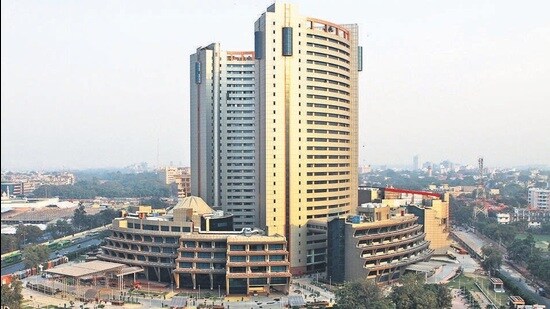 As per MCD records, tax from just 1.4 million properties has been received in 2025-26 financial year against a total of 3.25 million liable properties. (HT Archive)