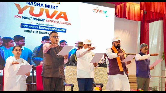 Bihar Governor Lt. Gen. Syed Ata Hasnain (Retd) with Bihar Chief Minister Samrat Choudhary and others taking oath during Nasha Mukt Yuva for Viksit Bharat Sankalp Abhiyan at Bihar Lok Bhawan in Patna on Sunday. (Santosh Kumar)