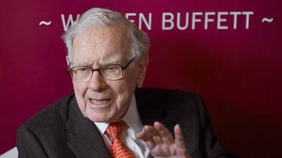 Warren Buffett says most investors should choose a low-cost S&P 500 ETF. (AP Photo/Nati Harnik, File)