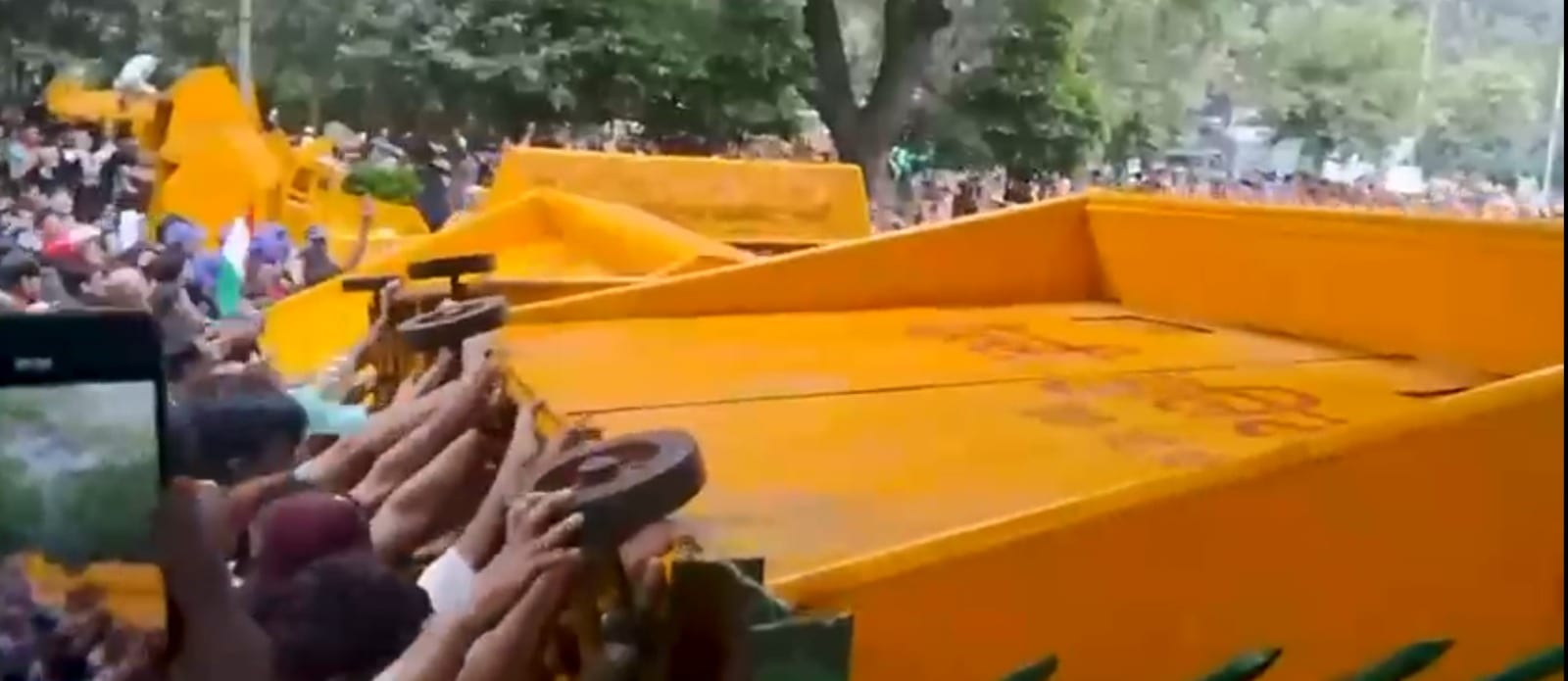 During CJP's march to Parliament, some barricades were also broken in high-security zone. During CJP's march to Parliament, some barricades were also broken in high-security zone.