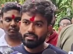 కాక్రోచ్ జనతా పార్టీ (CJP) వ్యవస్థాపకుడు అభిజీత్ దిప్కే(HT_PRINT)