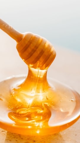 Dabur Himalayan Organic Apple Cider Vinegar and Dabur Organic Honey were found displaying the Jaivik Bharat Logo without valid FSSAI organic endorsement. (Unsplash) Dabur Himalayan Organic Apple Cider Vinegar and Dabur Organic Honey were found displaying the Jaivik Bharat Logo without valid FSSAI organic endorsement. (Unsplash)
