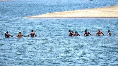 As per the orders of the Cauvery Water Regulation Committee, the actual amount of water received at Biligundulu between July 29 and August 2 was between 158 and 550 cusecs per second. (PTI)