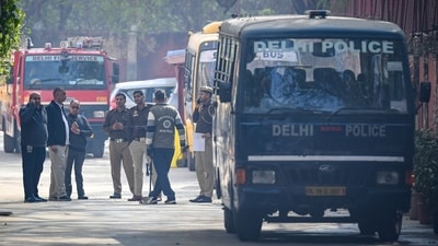 Multiple schools in Delhi receive bomb threats; police say nothing suspicious found (Sanchit Khanna/ Hindustan Times)) Multiple schools in Delhi receive bomb threats; police say nothing suspicious found (Sanchit Khanna/ Hindustan Times))