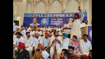 Punjab Pradesh Congress Committee chief Amarinder Singh Raja Warring addressing party workers in Bathinda on Monday. (HT photo) Punjab Pradesh Congress Committee chief Amarinder Singh Raja Warring addressing party workers in Bathinda on Monday. (HT photo)