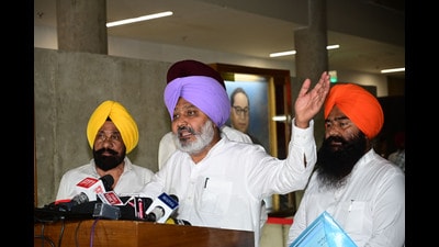 Punjab finance minister Harpal Singh Cheema interacting with mediapersons in the Vidhan Sabha on Monday. (Ravi Kumar/ HT) Punjab finance minister Harpal Singh Cheema interacting with mediapersons in the Vidhan Sabha on Monday. (Ravi Kumar/ HT)