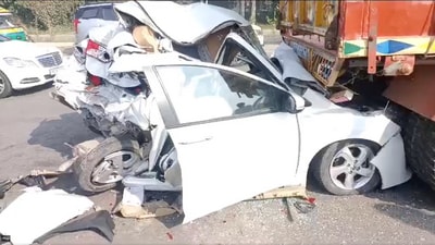 In 2025, road accidents in India surged significantly by 5.3% to 513,563, claiming the lives of 183,382 people In 2025, road accidents in India surged significantly by 5.3% to 513,563, claiming the lives of 183,382 people