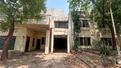 The 100-bed facility remains stalled as the state has yet to finalise the executing agency. The existing hostel has been defunct since 2015. (Parveen Kumar/HT) The 100-bed facility remains stalled as the state has yet to finalise the executing agency. The existing hostel has been defunct since 2015. (Parveen Kumar/HT)