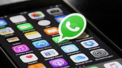 The review notice included links to information on "How to use WhatsApp responsibly" and "About stolen phone and accounts." (Representational image)
