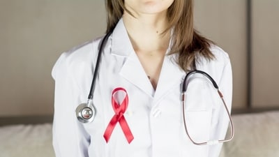 Dr. Lai counters breast cancer fears, stating that soy foods, bras, and sugar do not increase risk. (Unsplash)