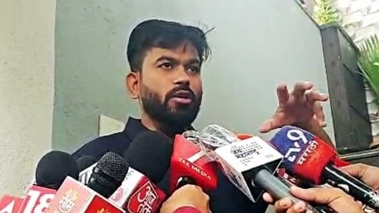Cockroach Janata Party (CJP) founder Abhijeet Dipke addresses the media, in Chhatrapati Sambhajinagar on Thursday.(ANI Video Grab)
