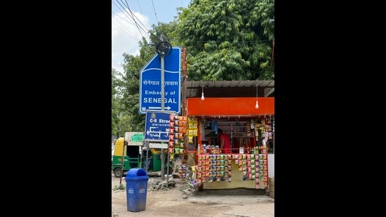 Before arriving at the embassy of Senegal, you are obliged to pass by a roadside kiosk crammed with packets of kurkure and aloo bhujia. (Mayank Austen Soofi)