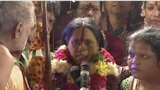 మాతంగి స్వర్ణలత భవిష్యవాణి