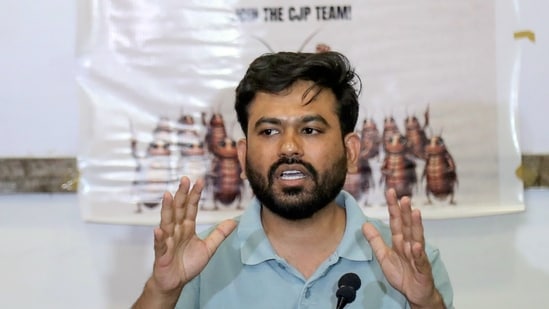 Abhijeet Dipke said that the Centre has not yet paid <span class='webrupee'>₹</span>1 crore compensation to the bereaved families of students who died by suicide after NEET-UG paper was leaked.