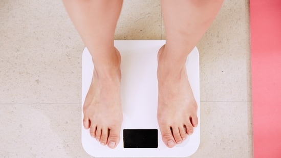Weight loss specialist explains how to lose weight without feeling drained. (Unsplash)