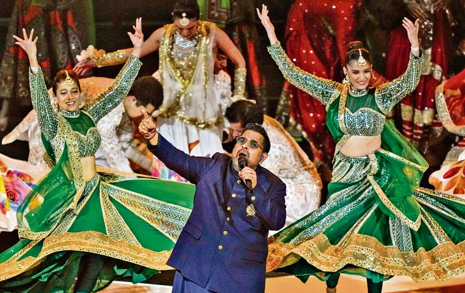 Shankar Mahadevan was joined on stage by sons Siddharth and Shivam.