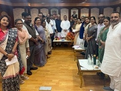 উন্নয়ন ও এলাকার নিরাপত্তা নিয়ে সাংসদদের কী বার্তা দিলেন মুখ্যমন্ত্রী?