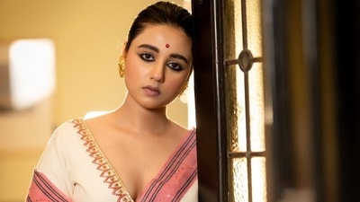 ‘বিদ্যার লুক টেস্টের আগে হাসপাতালে ভর্তি ছিলাম', কোন রোগে আক্রান্ত? মানসিক স্বাস্থ্য নিয়ে বিস্ফোরক স্বস্তিকা! ‘বিদ্যার লুক টেস্টের আগে হাসপাতালে ভর্তি ছিলাম', কোন রোগে আক্রান্ত? মানসিক স্বাস্থ্য নিয়ে বিস্ফোরক স্বস্তিকা!