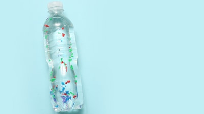 Simple household swaps like glass containers, steel bottles and wooden utensils can help reduce everyday exposure to microplastics at home. (canva.com) Simple household swaps like glass containers, steel bottles and wooden utensils can help reduce everyday exposure to microplastics at home. (canva.com)