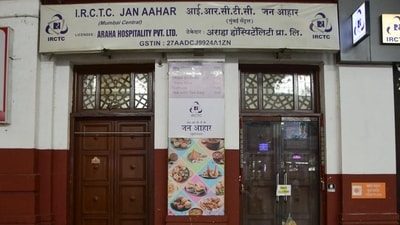 Mumbai, India - 03, Aug 2025: IRCTC Shuts Mumbai Central Jan Aahar Outlet over Hygiene and Food Quality Violations, in Mumbai, India, on Monday, Aug 03, 2026. (HT_PRINT) Mumbai, India - 03, Aug 2025: IRCTC Shuts Mumbai Central Jan Aahar Outlet over Hygiene and Food Quality Violations, in Mumbai, India, on Monday, Aug 03, 2026. (HT_PRINT)