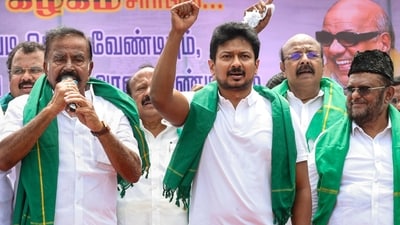Thanjavur: LoP in the Tamil Nadu Legislative Assembly and Dravida Munnetra Kazhagam (DMK) youth wing secretary Udhayanidhi Stalin, centre, along with leaders of party�s alliance partners as they stage a protest against the Mekedatu Dam construction project, in Thanjavur, Tamil Nadu, Monday, Aug. 3, 2026. (PTI Photo)(PTI08_03_2026_000259A)