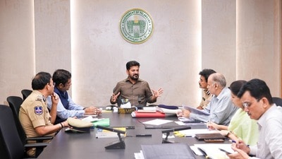 సీఎం రేవంత్ రెడ్డి సమీక్ష సీఎం రేవంత్ రెడ్డి సమీక్ష