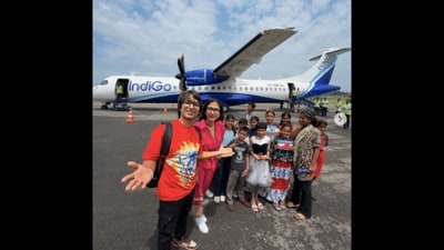 Sourav Joshi and his wife, Avantika, accompanied the children on a day trip from Haldwani to Delhi. (Instagram/@souravjoshivlogs) Sourav Joshi and his wife, Avantika, accompanied the children on a day trip from Haldwani to Delhi. (Instagram/@souravjoshivlogs)