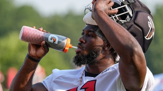 Atlanta Falcons linebacker Jalon Walker suffered what appeared to be a serious injury during training camp practice.(IMAGN IMAGES via Reuters Connect)
