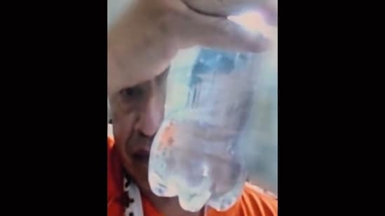 While some social media users expressed concern over the alleged conditions, others questioned the detainee’s claims.(Screenshot from video on X)