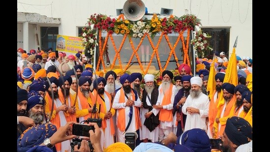 Without naming anyone, Gaibi Gargaj registered his objection to the statements comparing the religious march with political gatherings or supporters of any particular political party. (HT PHOTO)