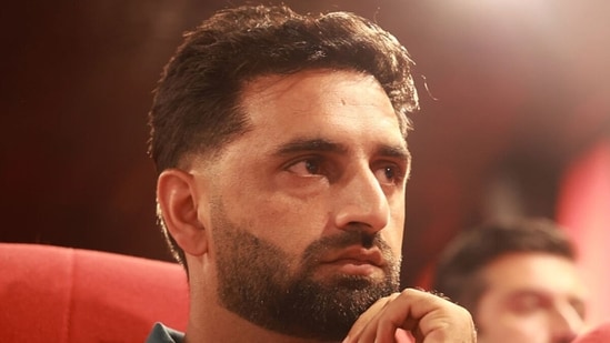 Father rejected BCCI’s offer with McGrath but  ₹10000 changed Auqib Nabi’s life