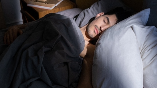 Sleep expert shares balanced diet tips for better rest and recovery.