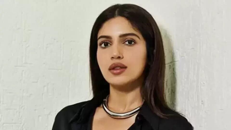 ভুমির ব্যবহার নিয়ে মুখ খুললেন প্রাক্তন শিক্ষিকা