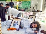 Student leader Divendranath Mahato sits on a hunger strike to protest the alleged JPSC examination paper leak.(Somnath Sen)