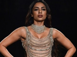 Sobhita Dhulipala: కమ్యూనిజం గెలుస్తుందంటూ శోభిత షాకింగ్ కామెంట్స్.. అక్కినేని ఆస్తులు పంచేస్తారా అంటూ ట్రోల్స్