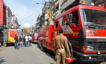 Delhi Fire Service personnel at Chawri Bazar near Jama Masjid, in New Delhi, on Tuesday, June 2 after a fire broke out at a shop and a godown (HT/ Sanjeev Verma) Delhi Fire Service personnel at Chawri Bazar near Jama Masjid, in New Delhi, on Tuesday, June 2 after a fire broke out at a shop and a godown (HT/ Sanjeev Verma)