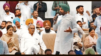 Punjab Congress president Amarinder Singh Raja Warring addressing a ‘Har Booth Congress Mazboot’ programme in Moga on Wednesday. (HT Photo) Punjab Congress president Amarinder Singh Raja Warring addressing a ‘Har Booth Congress Mazboot’ programme in Moga on Wednesday. (HT Photo)