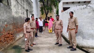 The action was carried out by UPPCL enforcement teams as well as a team from the Noida division as part of the power utility’s ongoing campaign. (HT Photo) The action was carried out by UPPCL enforcement teams as well as a team from the Noida division as part of the power utility’s ongoing campaign. (HT Photo)