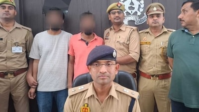 Lucknow police recovered 203.92-gram capsule containing gold powder, valued at around ₹30 lakh, which had allegedly been stolen from a courier who had arrived from Dubai. (X/@Dinehshukla) Lucknow police recovered 203.92-gram capsule containing gold powder, valued at around ₹30 lakh, which had allegedly been stolen from a courier who had arrived from Dubai. (X/@Dinehshukla)
