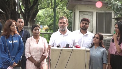 'They don't need to apologise anyone': Rahul Gandhi comes out in support of student protesters 'They don't need to apologise anyone': Rahul Gandhi comes out in support of student protesters