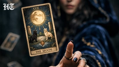 5 subtle things tarot readers may notice about you immediately, but might not always mention
5 subtle things tarot readers may notice about you immediately, but might not always mention