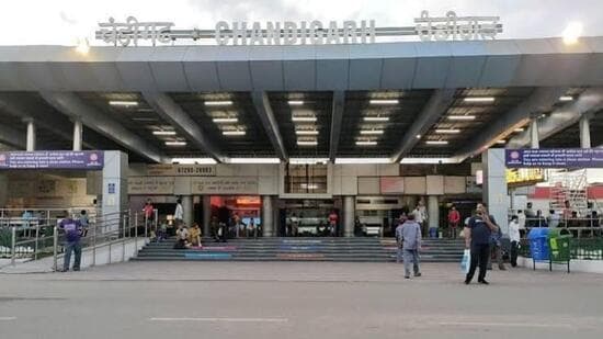 According to a senior railway official, during Wednesday’s survey, officials discussed the shifting of the U-turn a few metres away from the station to decongest the road (HT File)