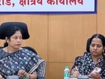 Mayor Manjusha Nagpure (left) on Wednesday directed traffic police to conduct survey of Sinhagad Road and submit report within 15 days to help prepare plan amid mounting complaints of congestion. (HT)