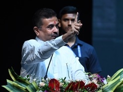 বুধবার মিলন মেলা প্রাঙ্গনে বস্ত্র শিল্প সম্মেলনে বক্তব্য রাখতে গিয়ে ব্যবসায়ীদের উদ্দেশে একাধিক গুরুত্বপূর্ণ বার্তা দেন মুখ্যমন্ত্রী।