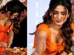 Priya Prakash Varrier: కాషాయ రంగు డ్రెస్సులో ప్రియా ప్రకాష్ వారియర్.. రిపోర్టర్ అడిగిన ప్రశ్నతో షాక్.. ఆమె రియాక్ష్ ఇలా